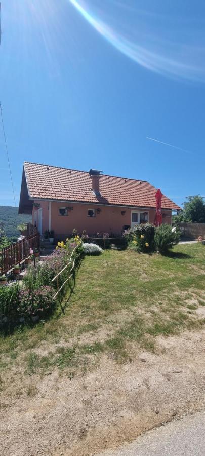 Apartamento Kod Slaveka Kostanjevac Exterior foto
